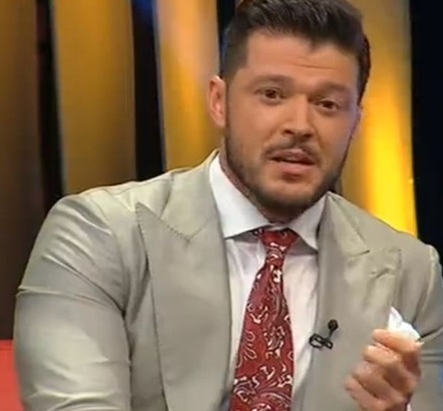 Cum a apărut Victor Slav după operaţia de la ochiul stâng. A intrat în emisiune alături de Andreea Mantea şi…