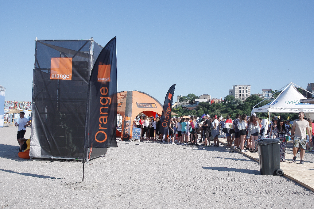 CANCAN.ro transmite cele mai tari momente. IMAGINI LIVE. Zeci de mii de oameni la NEVERSEA, cel mai mare festival de pe litoral
