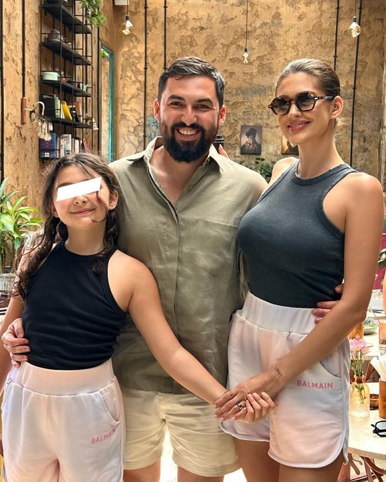 Maria Vigheciu, alături de Bogdan și de fiica ei, Anays