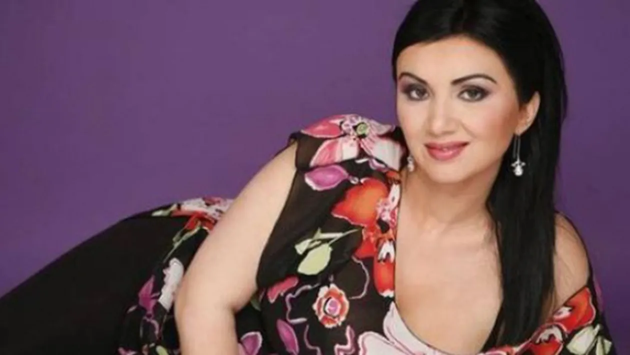 A slabit 20 de kilograme in 7 luni! Cum arata Adriana Bahmuteanu in lenjerie intima, acum cand nu-i mai da socoteala lui Prigoana