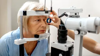 (P) Claritatea vederii la vârsta a treia: Cum se diagnostichează și se tratează opacifierea cristalinului