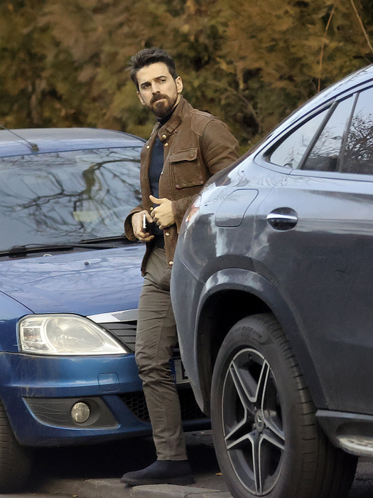 Tuncay coboară de la volanul bolidului său / (Sursa: CANCAN.RO)