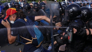 Cum explică Jandarmeria rănirea protestatarilor pașnici: ”Continuăm să-i avertizăm!”