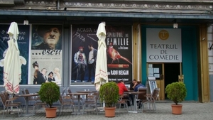 Un angajat al Teatrului de Comedie este în comă după ce a căzut de la 6 metri