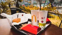 Ce salariu are un angajat de la McDonald's în 2024? Câți bani primesc lunar şi cei de la McCafe