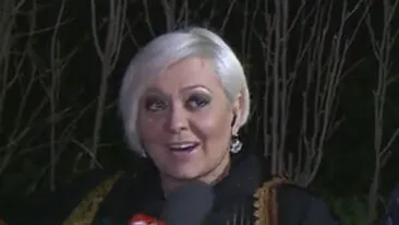 Monica Anghel a fost bătută crunt in copilărie: Mama m-a bătut cu biciul de piele până m-am învelit cu un covor