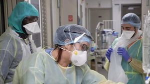 Cazul incredibil al unei femei de 100 de ani, care s-a vindecat de COVID-19. Medicilor nu le-a venit să creadă!