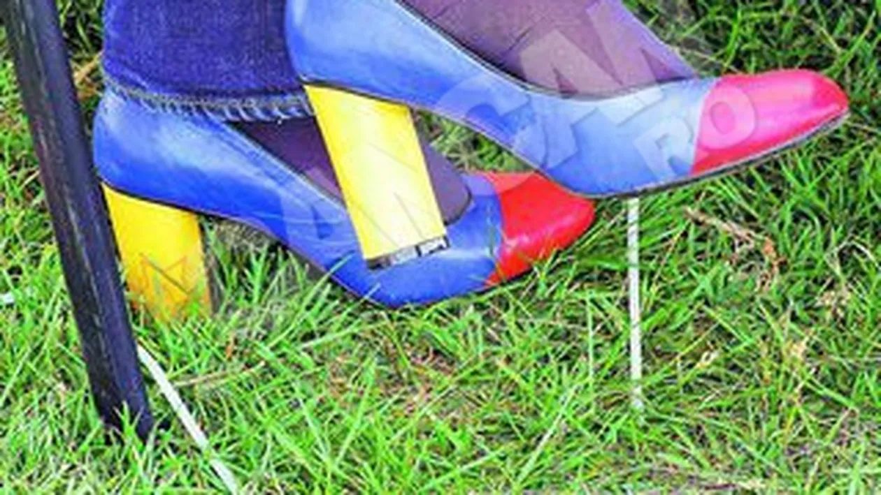 Pantofii tricolori, in trend la Pitesti