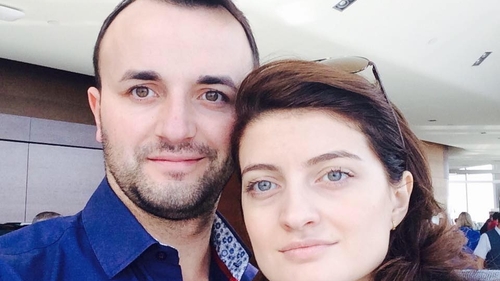 Tatăl ei este multimilionar şi cel mai mare fermier al României… Am găsit-o pe ”Prinţesa vinurilor”!