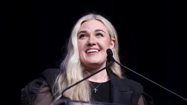 Legătura secretă dintre Erika Kirk și România. Motivul pentru care a venit aici în repetate rânduri a fost dezvăluit