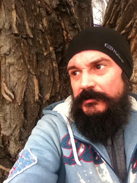 Îl mai țineți minte pe Frankfurt din „Vacanța Mare”? Actorul a ajuns de nerecunoscut! Nu mai e slăbănog și și-a lăsat barbă