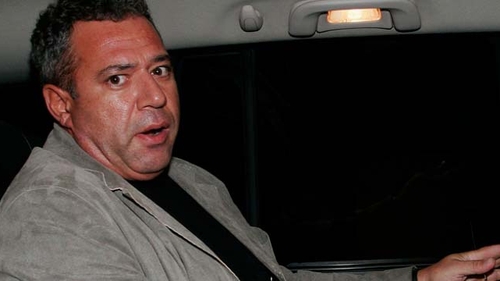O mare de lacrimi se varsa astazi! Sute de romani indura frigul ca sa-l conduca pe eroul Adrian Iovan pe ultimul drum