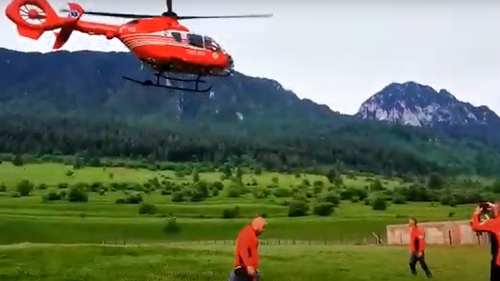 Un turist a fost găsit mort în masivul Piatra Craiului. Salvamontiștii au chemat un elicopter SMURD