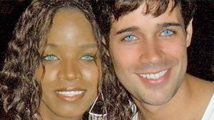 A platit 8.000 de dolari sa isi schimbe culoarea ochilor din caprui in verde deschis! Ce s-a intamplat la scurt timp dupa operatie