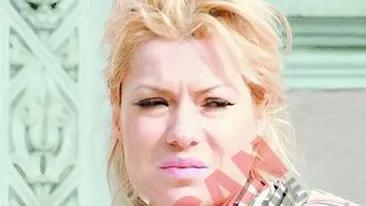 Simona Sensual nu-si mai poate ascunde grimasele de durere