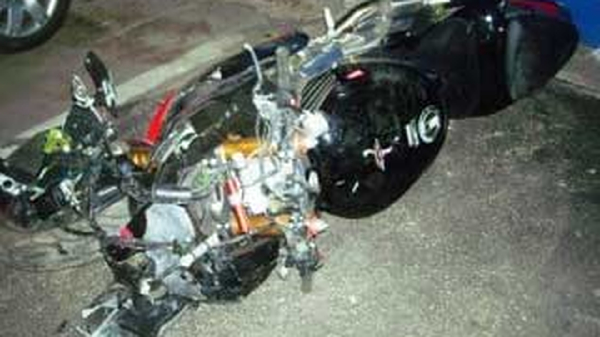 VIDEO Doi tineri si-au pierdut viata ieri, intr-un accident de motocicleta!