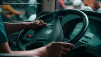 Ce salariu are un șofer STB în 2025 fără vechime, spre deosebire de unul cu experiență în transportul public. Suma e frumușică!