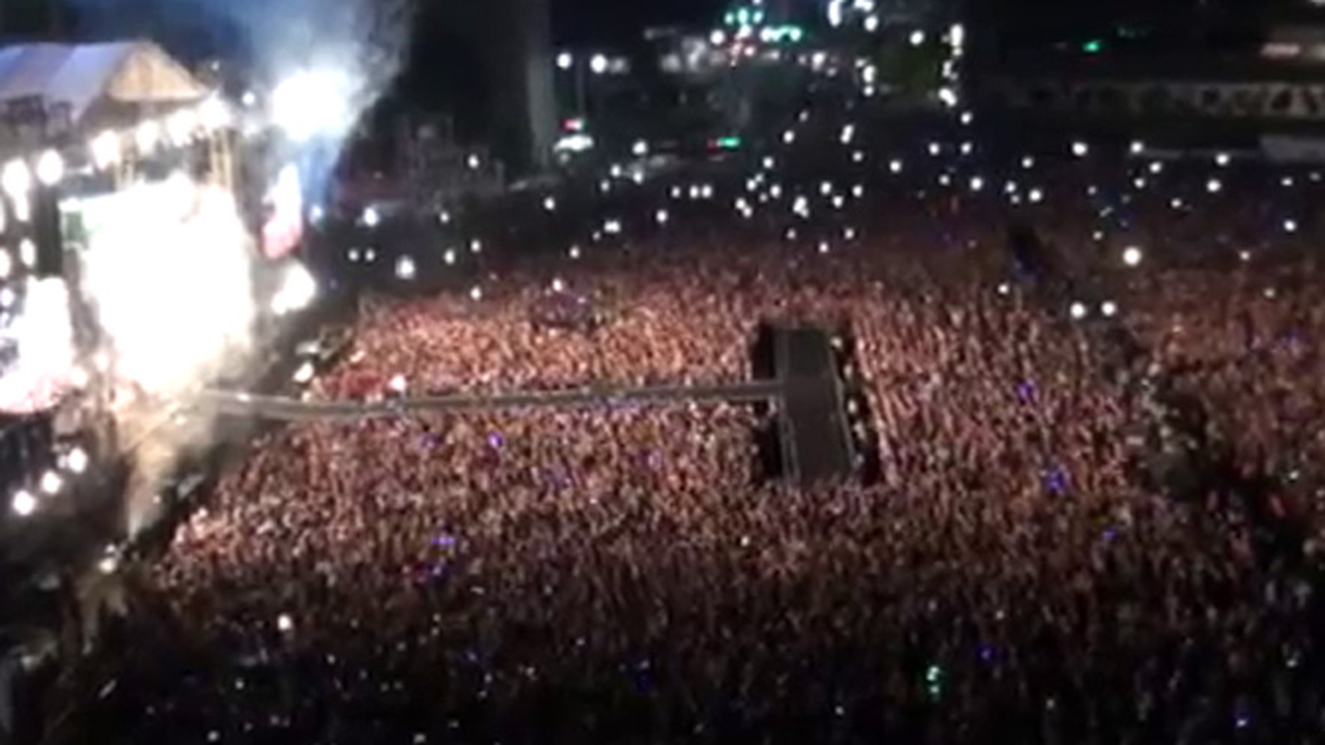 Un nou record? PSY a reusit sa faca 80.000 de coreeni sa danseze pe  "Gangnam Style"! Imaginile o sa te copleseasca!