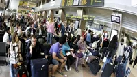 De ce durează atât de mult călătoriile cu avionul. Câți bani primesc cei care se ocupă de bagaje