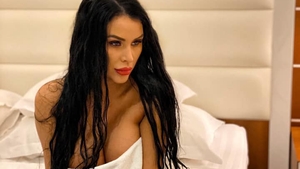 Daniela Crudu, ședință FOTO incendiară înainte să nască! Fanii au rămas interziși când au văzut-o