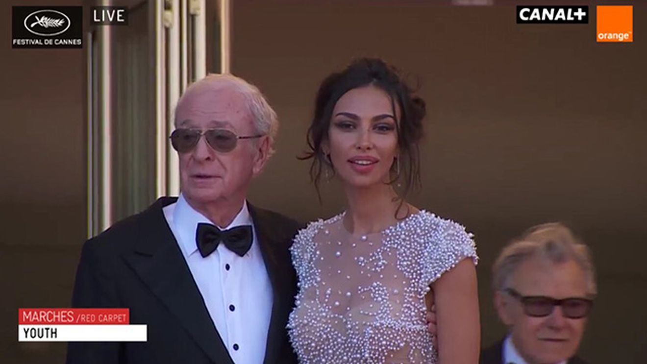 Madalina Ghenea, SENZATIE pe covorul rosu de la Cannes! Bruneta a stralucit intr-o rochie creata de Cristina Savulescu