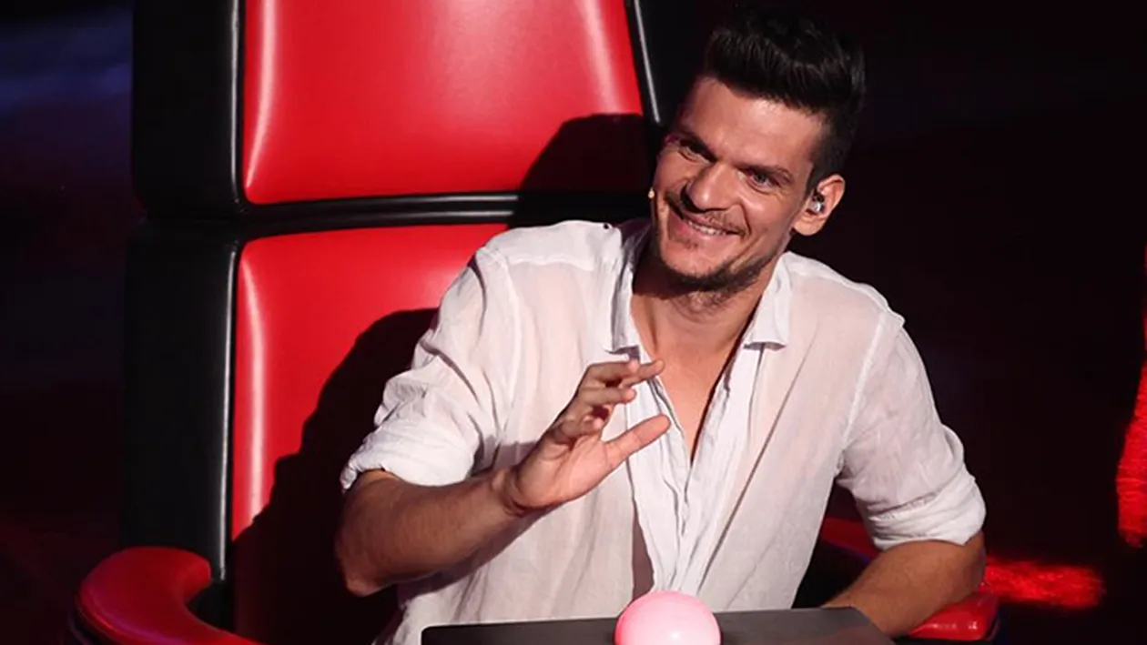 Cele două concurente au cântat lasciv pe scena VOCEA ROMÂNIEI şi au încins atmosfera, dar TUDOR CHIRILĂ a răbufnit!