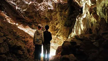 Povestea halucinanta a celui de al doilea fiu al lui Dumnezeu! Fratele lui Isus a trait intr-o pestera din Romania si...