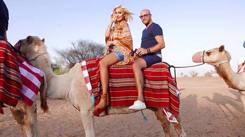 RALUCA ZENGA a serbat într-un mod inedit Ziua Americii! Vezi fotografia fierbinte în care apare soţia lui WALTER ZENGA