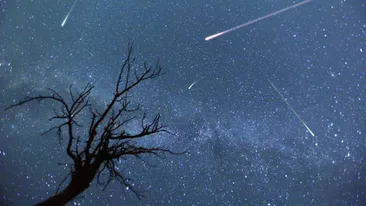 Fenomen spectaculos în acest weekend pe cer! Cum puteţi vedea ploaia de meteori