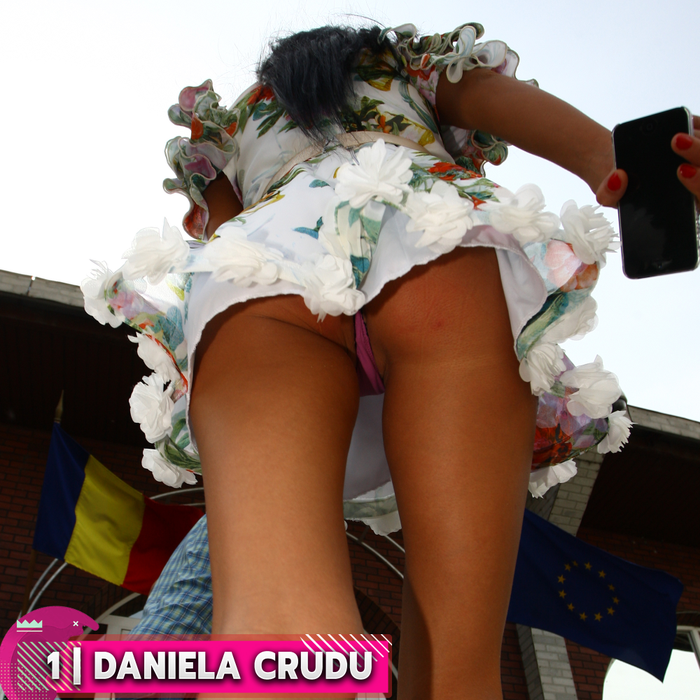 Top 30 sexy-vedete în ipostaze super-provocatoare pe stradă. Pe ce locuri “se bat” Lidia Buble, Daniela Crudu, Delia ori Claudia Pavel