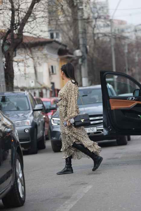 Raluca Pastramă, aproape de grădiniță (Foto: CANCAN.RO)