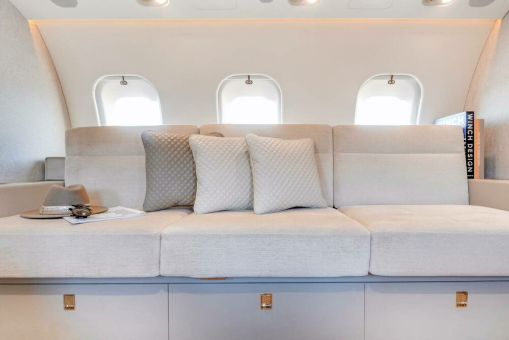 Klaus Iohannis a închiriat un avion de 62 de milioane de dolari. Imagini cu “bijuteria” care îl va duce direct de la Sibiu la New York