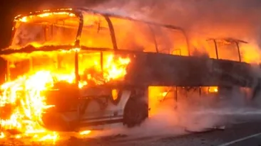 Cel puţin 44 de morţi într-un accident de autobuz produs în sudul Indiei: În prezent sunt deţinuţi pentru a fi interogaţi