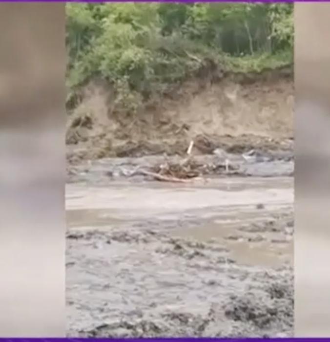 Imagini durerii de la Salina Praid. Minerii au ieșit în lacrimi după ce au văzut dezastrul: pericol de prăbușire