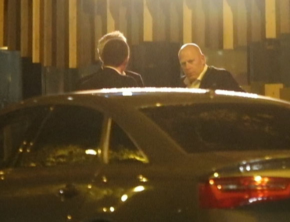 Doron Klein, boss-ul imperiului AFI, iese de la o cină unde a discutat afaceri