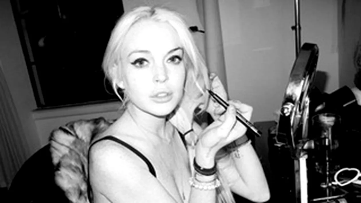 Fotografii incendiare cu Lindsay Lohan, direct dintr-o camera de hotel! Afla ce facea acolo!