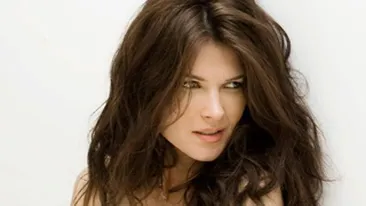 Monica Barladeanu e romantica! Afla cum poti sa o cuceresti pe una dintre cele mai frumoase romance!