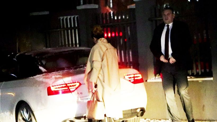 Lovitură de teatru! Relaţia dintre vicepreşedintele Camerei Deputaţilor şi chipeşa Ioana e… adulterină la dublu! Soţul încornorat i-a jurat răzbunare pastorului miliardar. ”Domnişoara Zen” e căsătorită, iar soţul se afla la schi când ea a înnoptat în apartamentul PNL-istului Ben-Oni Ardelean