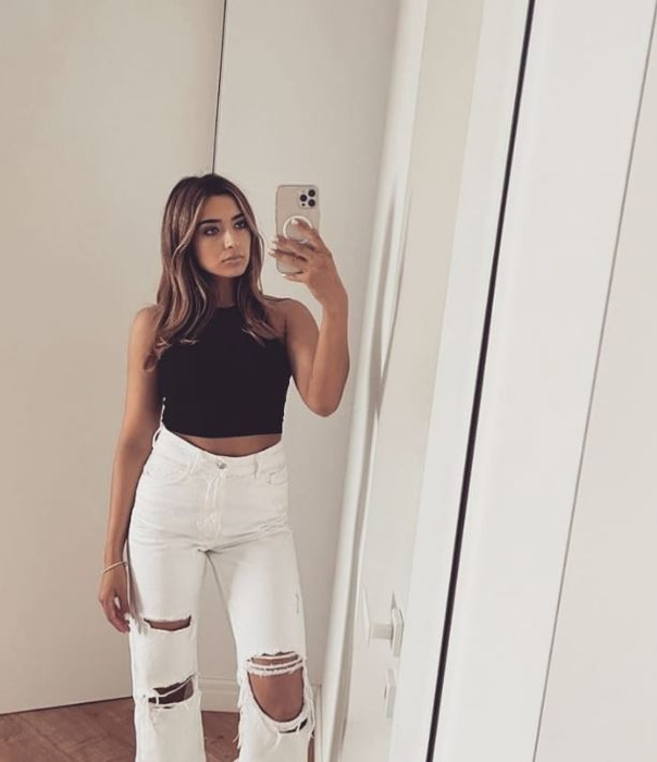 Iubita lui Dennis Man, fotbalistul aflat pe lista lui AC Milan, o adevărată bombă-sexy! Fotografii incendiare cu Alexandra Ionela, fostă Miss Arad în 2014| GALERIE FOTO