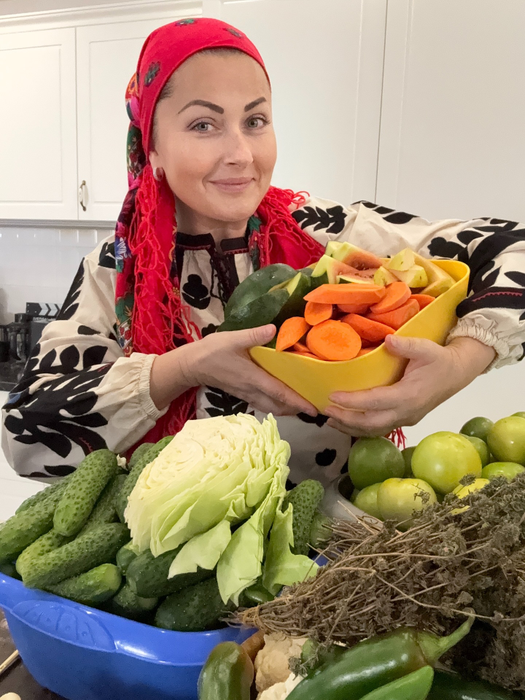 Gabriela Cristea, sfaturi pentru gospodine! Rețeta de murături asortate cu care se laudă vedeta
