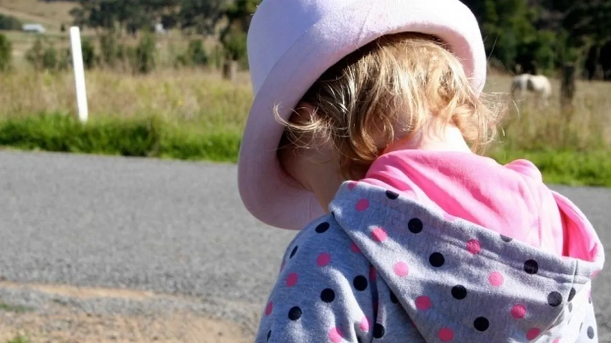 Un copil de opt ani, condamnat la moarte de propria familie! Părinţii refuză tratamentul pentru cancer 