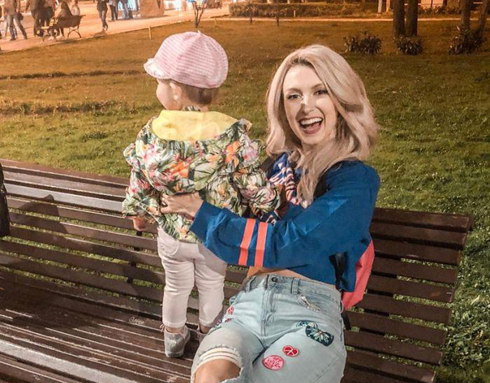Andreea Bălan, clipe de coșmar. A ajuns cu fetița la spital, după care… “I-a fost foarte rău. Mi s-a spart vena!”