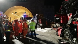 Accident cumplit de autocar! Cel puţin 36 de persoane au murit şi 13 sunt rănite