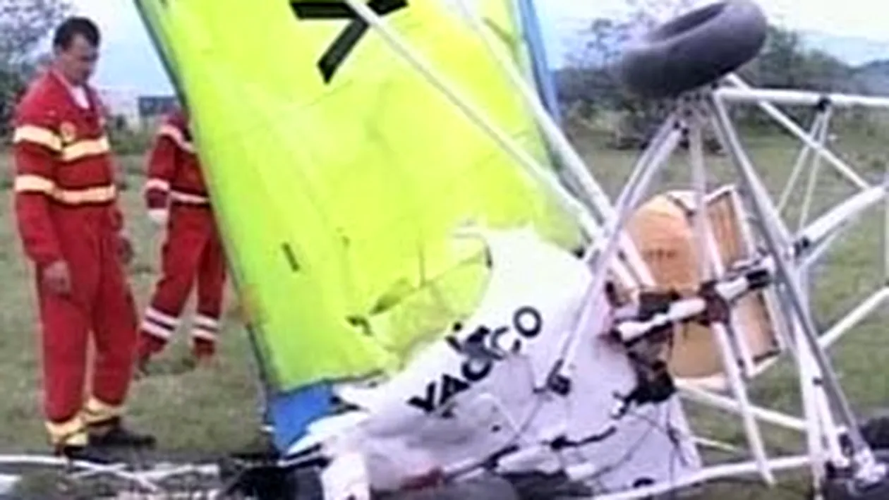 Pilotul deltaplanului prabusit la Chisineu Cris a murit