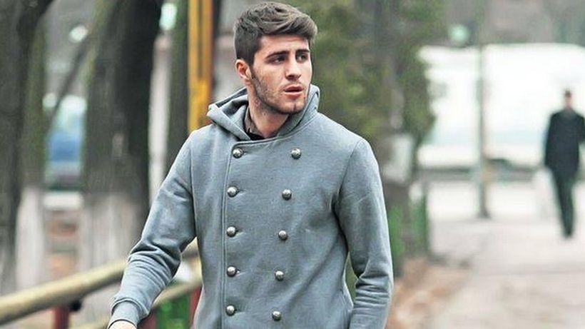 Gina Pistol l-a pierdut definitiv pe Mihai Radut. Fotbalistul a pus ochii pe un cunoscut model de culoare. Vezi aici cum se saruta