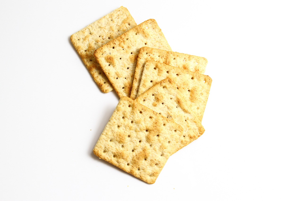 Biscuiți sărați, o gustare plină de calorii (sursă foto: pixabay)