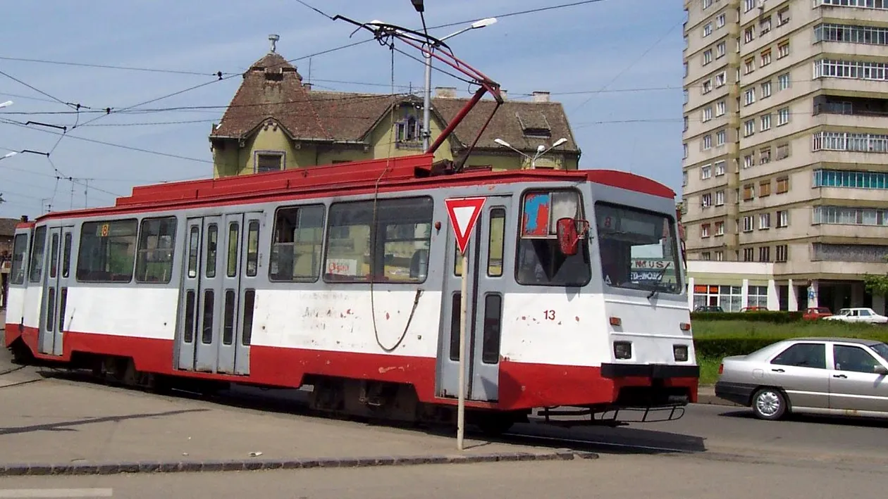 Un tramvai a deraiat în Arad! Mai multe persoane au fost rănite