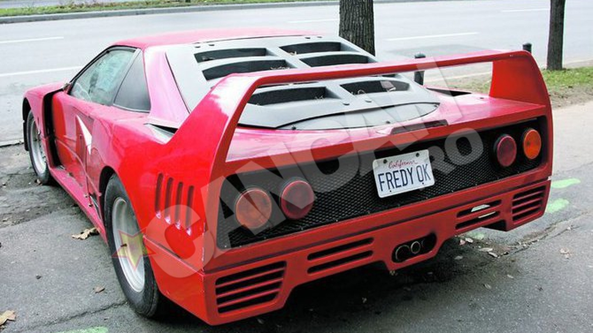 "Freddy Americanu'" cere 11.500 de euro pe replica unui bolid de jumatate de milion de dolari! Finul lui Fane Spoitoru vinde o facatura de Ferrari