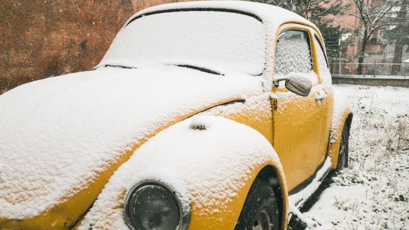 Obiectele periculoase pe care le ții în mașina ta. Pot exploda din cauza frigului