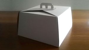 Un tânăr a comandat un tort pentru ziua de naștere a prietenului său. Când a venit comanda de la cofetărie, să leșine. Ce mesaj apărea scris pe tort, de fapt